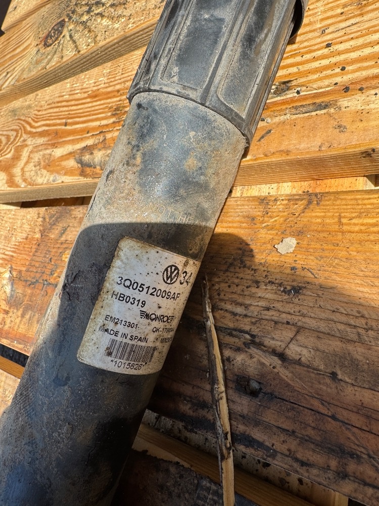 3Q0 512 009 AF - tlumič pérování Superb 3 - 2