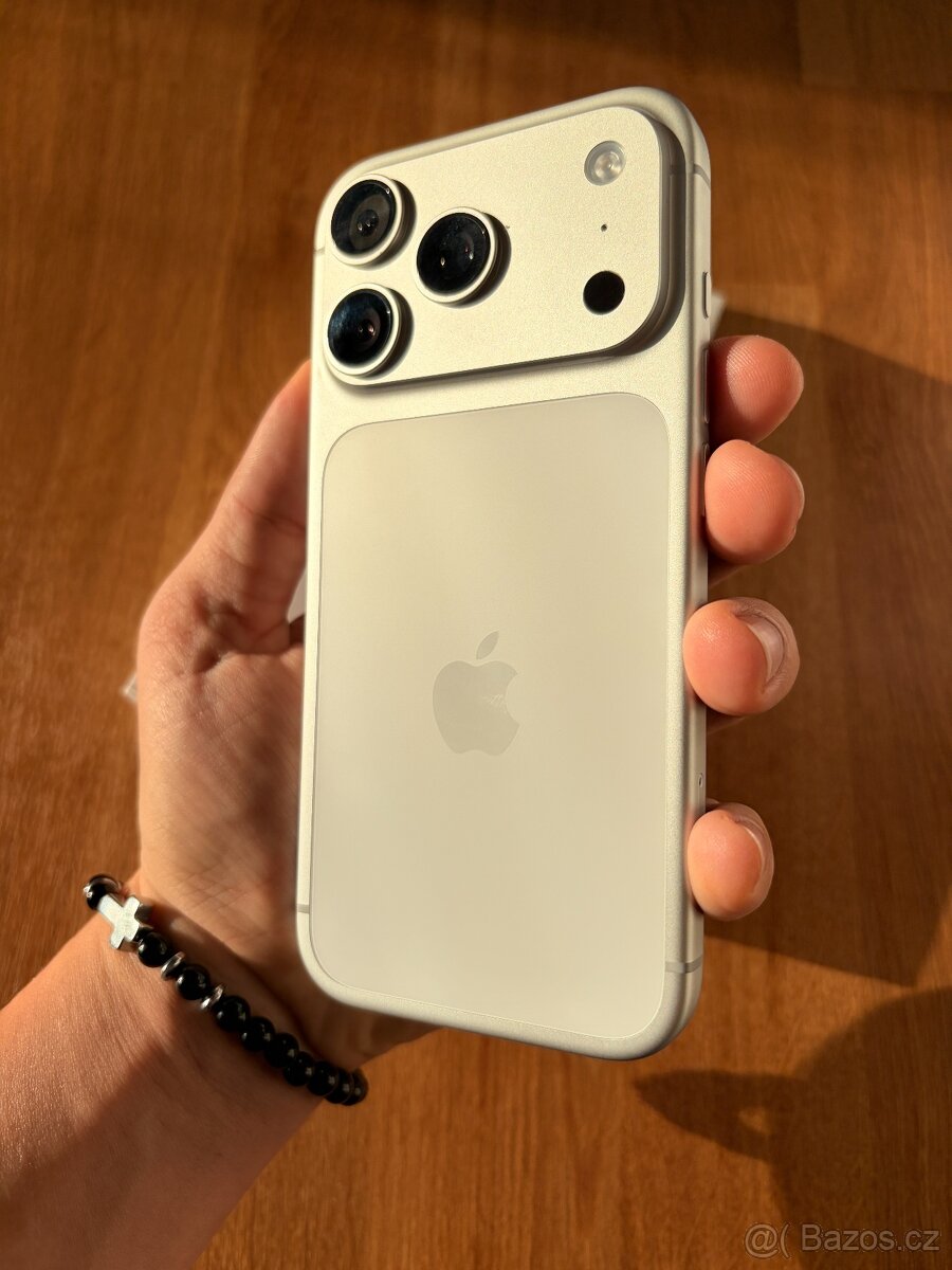 Apple iPhone 17 Pro 256GB stříbrný - 2
