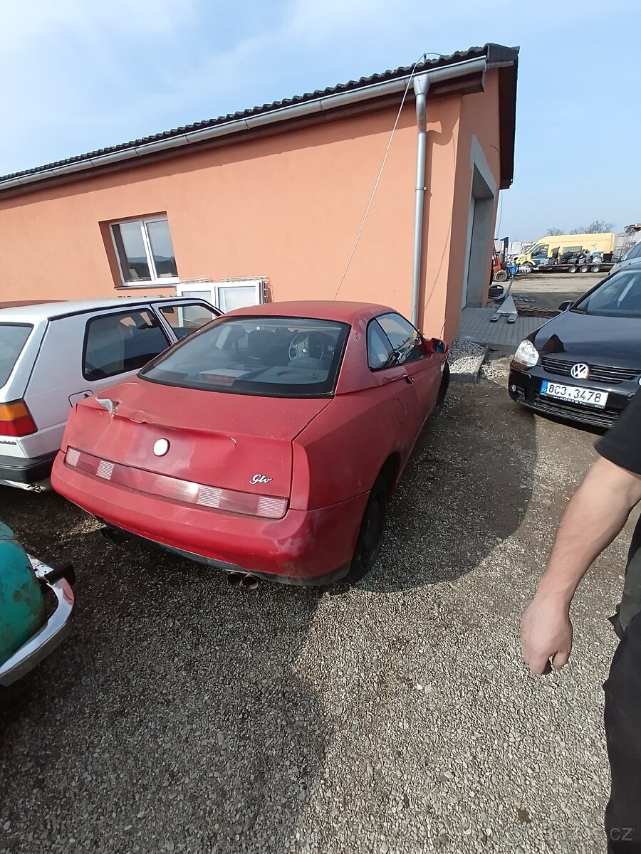Prodám Alfa Romeo GTV - 2