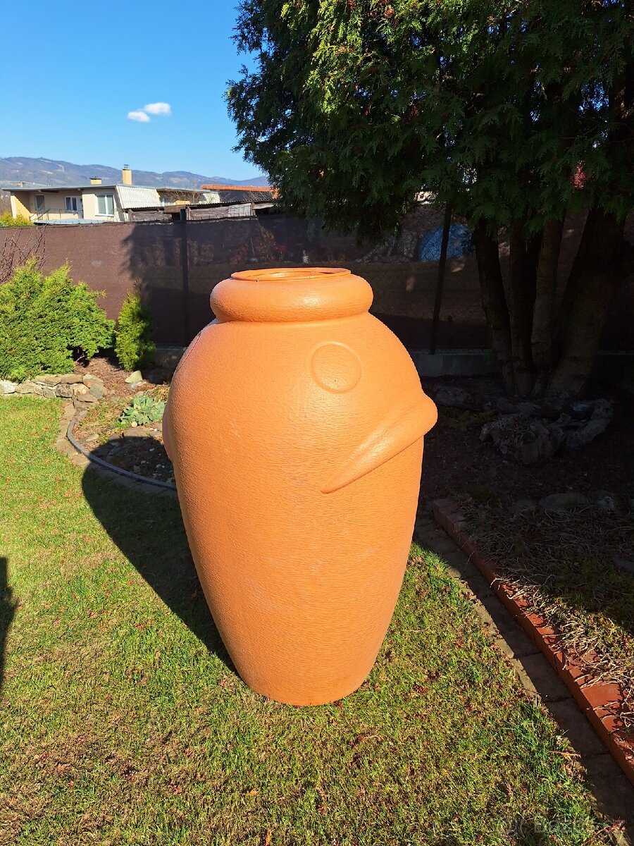 Nádoba na dešťovou vodu. - 2