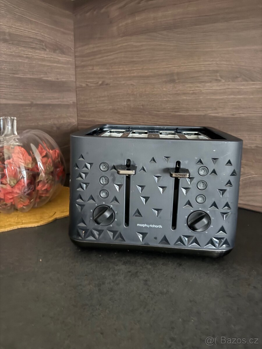 Topinkovač Morphy Richards - 2
