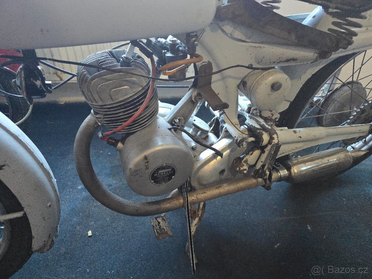 Prodám Benelli Pesaro 125 ccm - 2