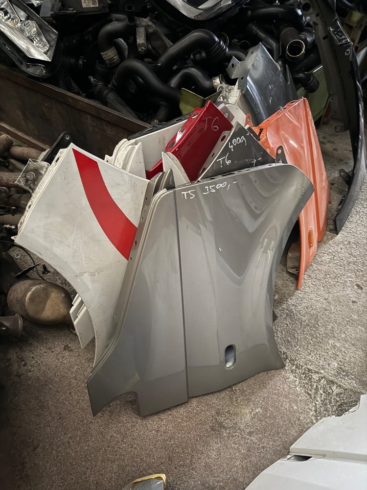 Prodám blatníky Transportér T5, T6, T6,1 - 2