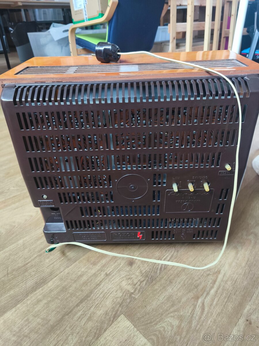 Tesla 4113U „Štandard“ – retro televizor - 2