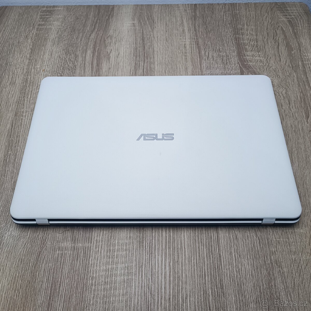 Velký Notebook ASUS - 2