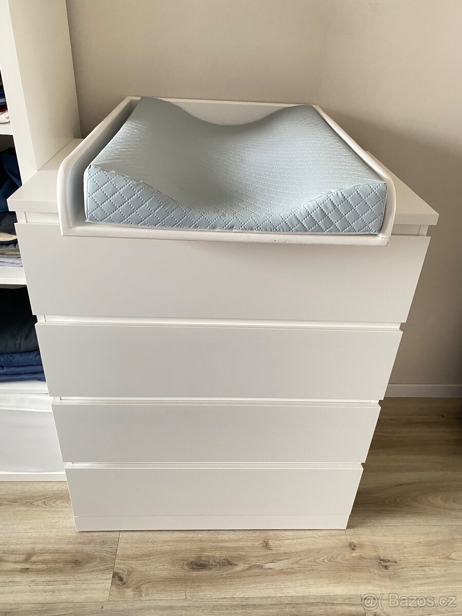 Přebalovací pult - 2