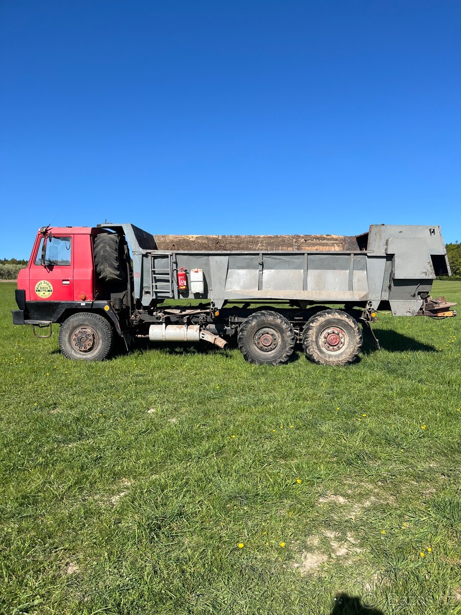 Tatra 815 + Rozmetadlo hnoje - 2