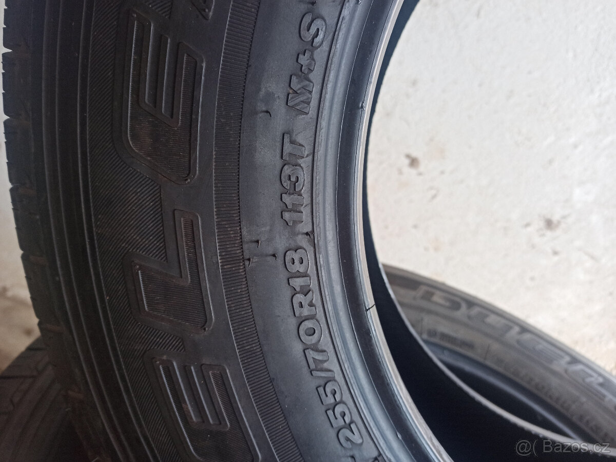 Pneu celoroční 255/70 r18 - 2