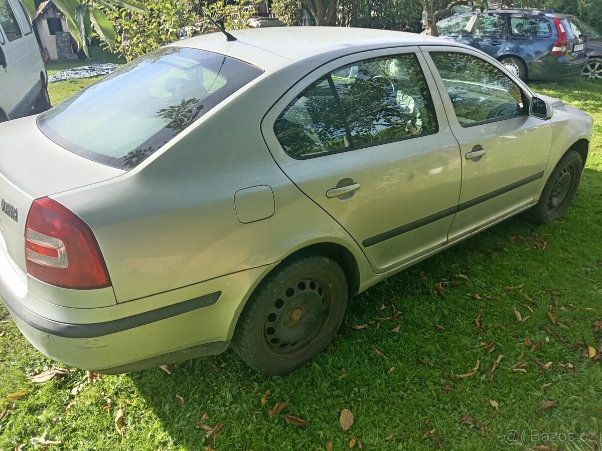Škoda Octavia 1.6 benzín - 2
