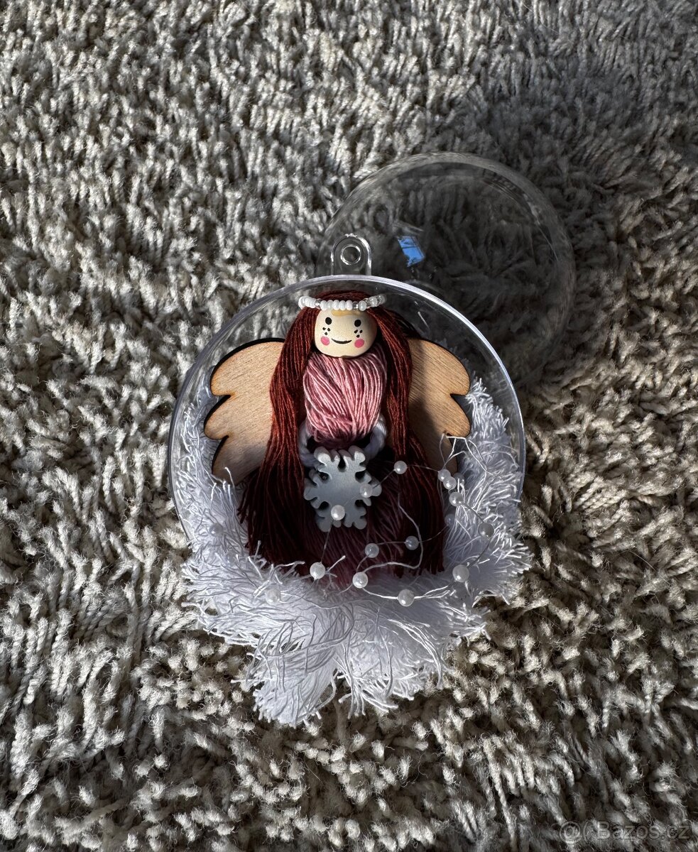 Baňka s andílkem z macramé - 2