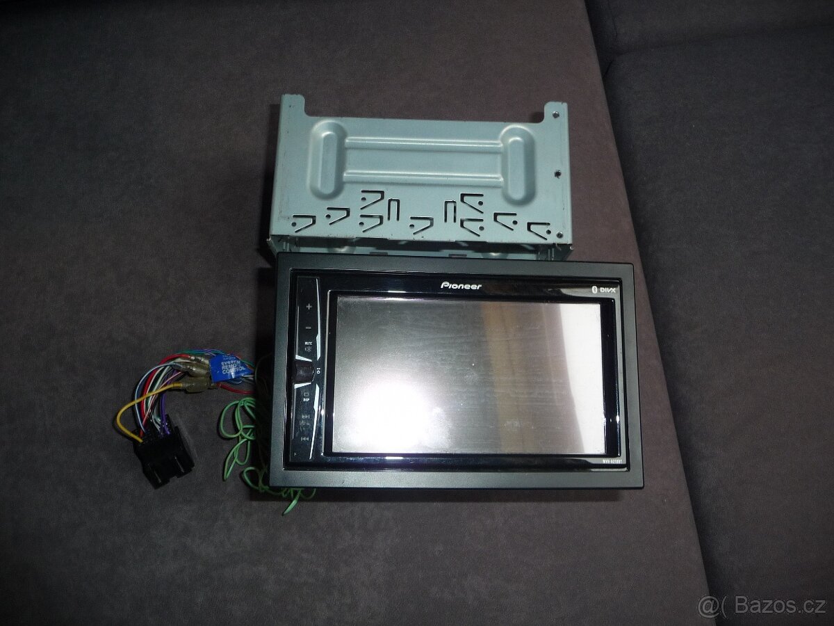 Autorádio Pioneer MVH-A210BT Dotyk LCD Bluetooth - 2