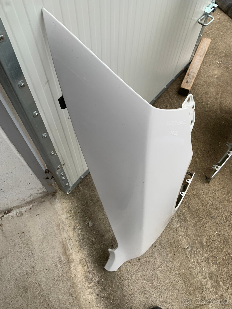 predni blatnik skoda octavia 2 II pravy 1026 bily - 2