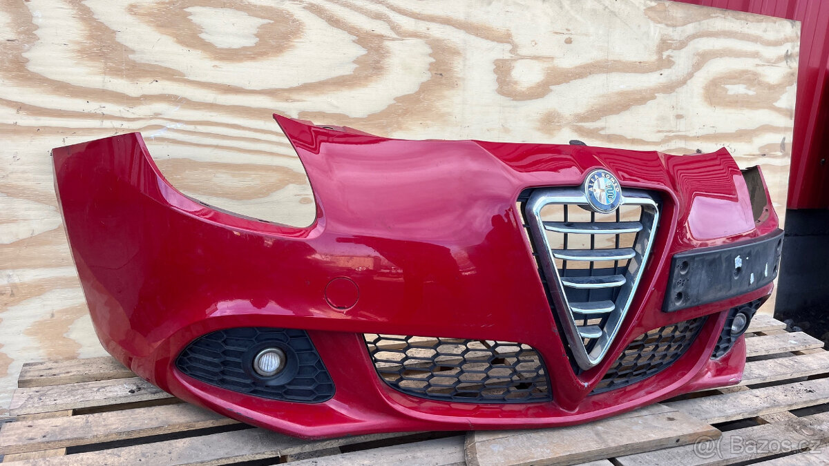 131. PŘEDNÍ NÁRAZNÍK ALFA ROMEO JULIETA - 2