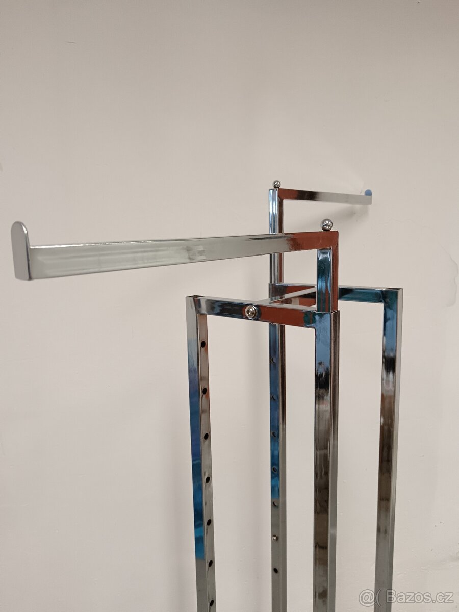 Štendr, stojan, němý sluha.. chromový, dvouramenný - 2