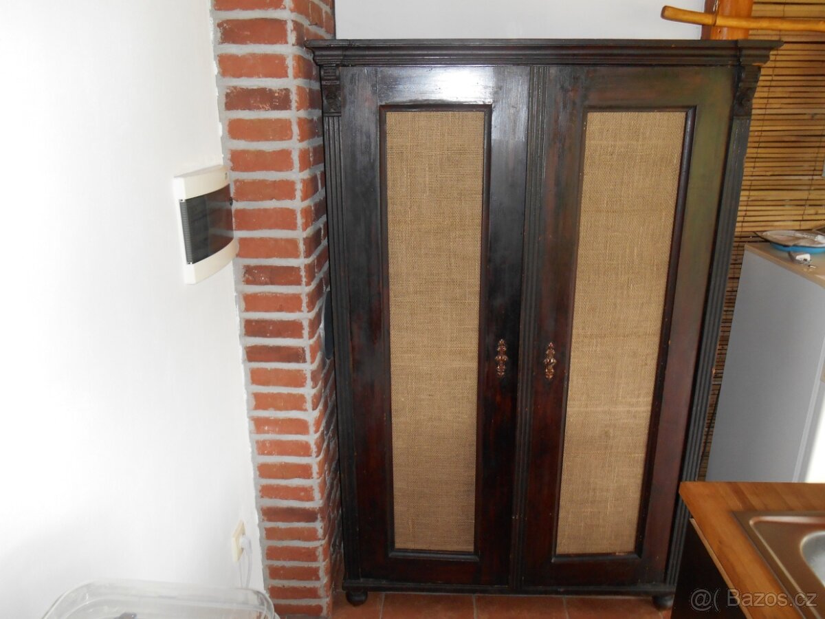 Starožitná skříň na chalupu - 2