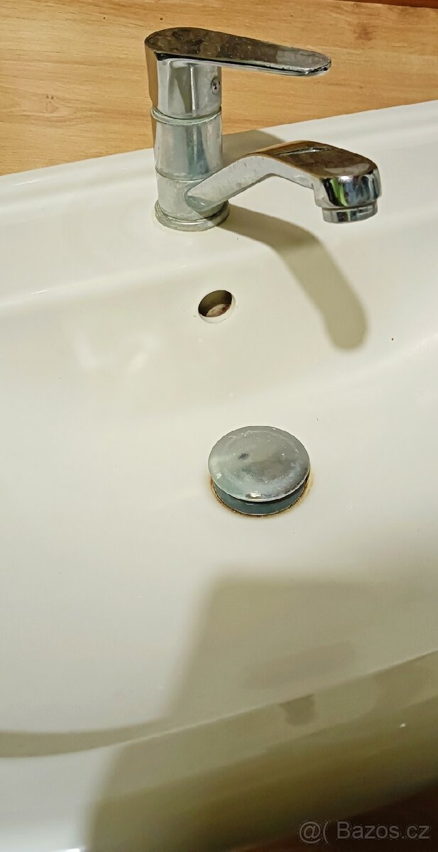 Umyvadlo s baterii - 2