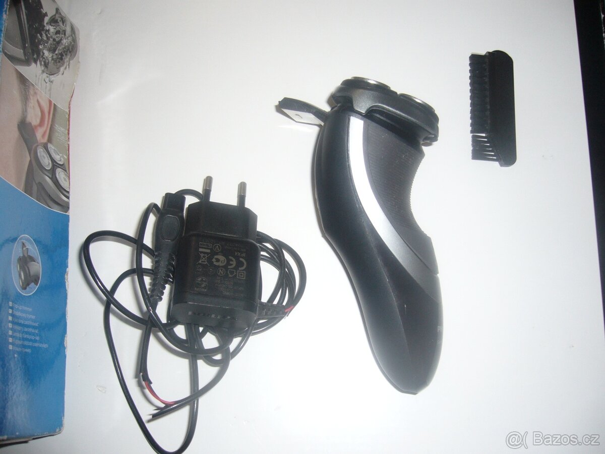 HOLÍCÍ STROJEK PHILIPS EASY SHAVE SERIE 3000/S3510/06 - 2