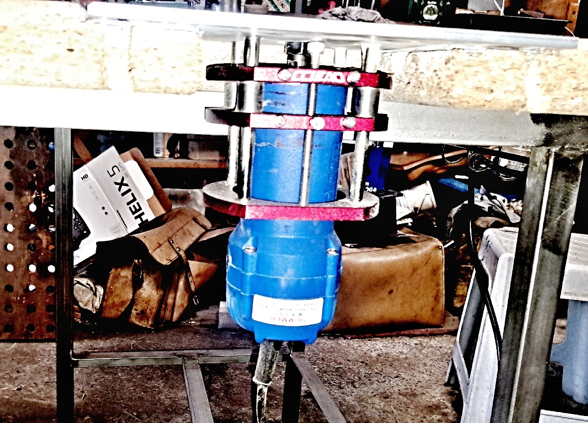 pracovní stůl+mnoho nářadí na dřevo - 2