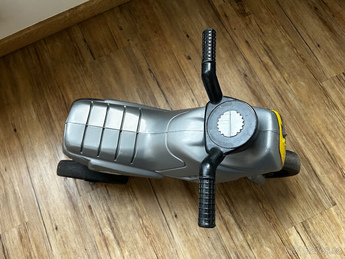 Dětské plastové odrážedlo - 2