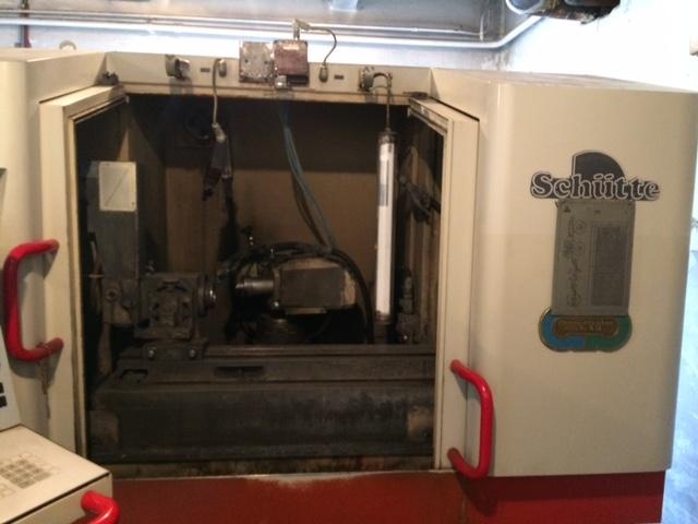 nástrojová bruska Schutte WU 400 CNC - 2