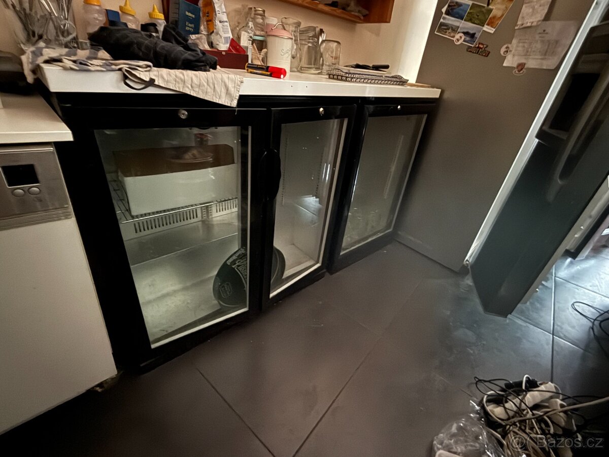 Vybavení menší kavárny - 2