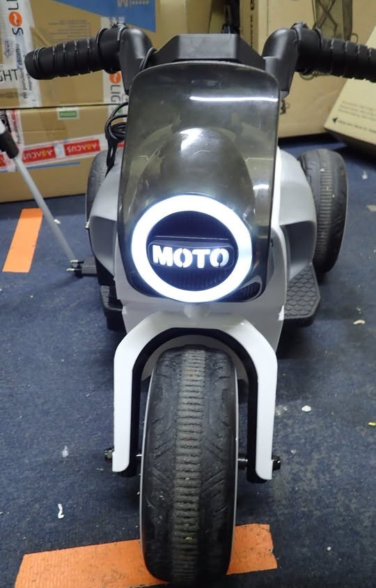 Dětská Elektrická tříkolka bílá - 2