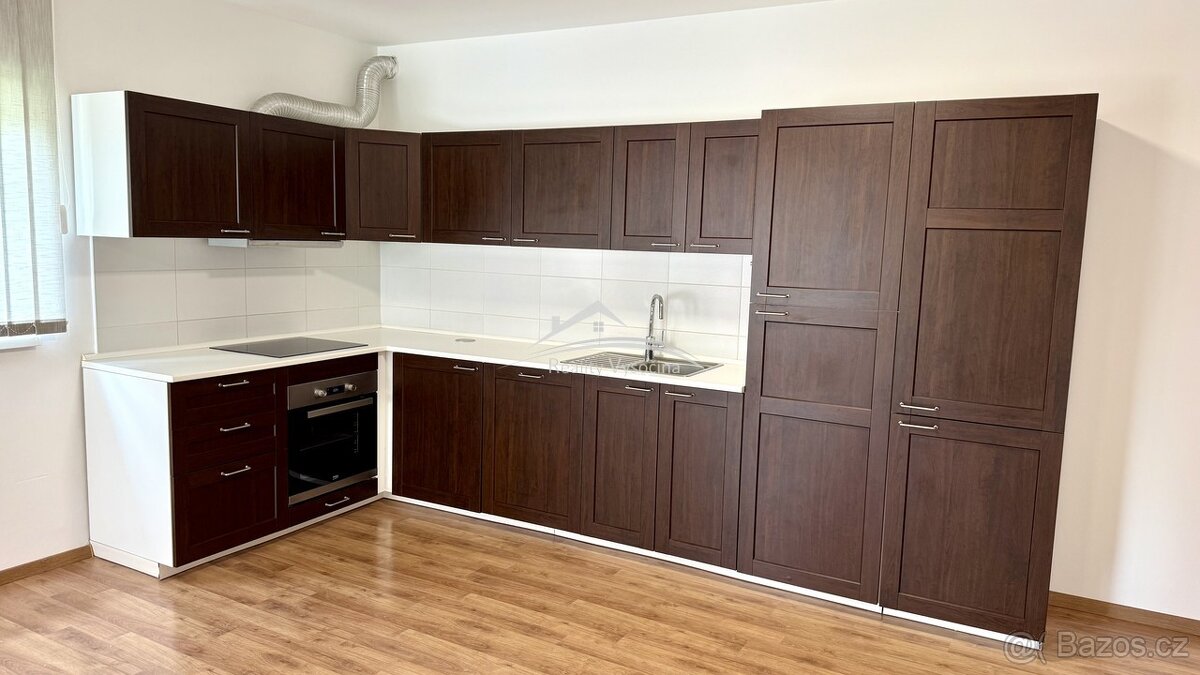 Pronájem pěkného zděného bytu 3+kk 91 m2 s garáží, Havlíčkův - 2