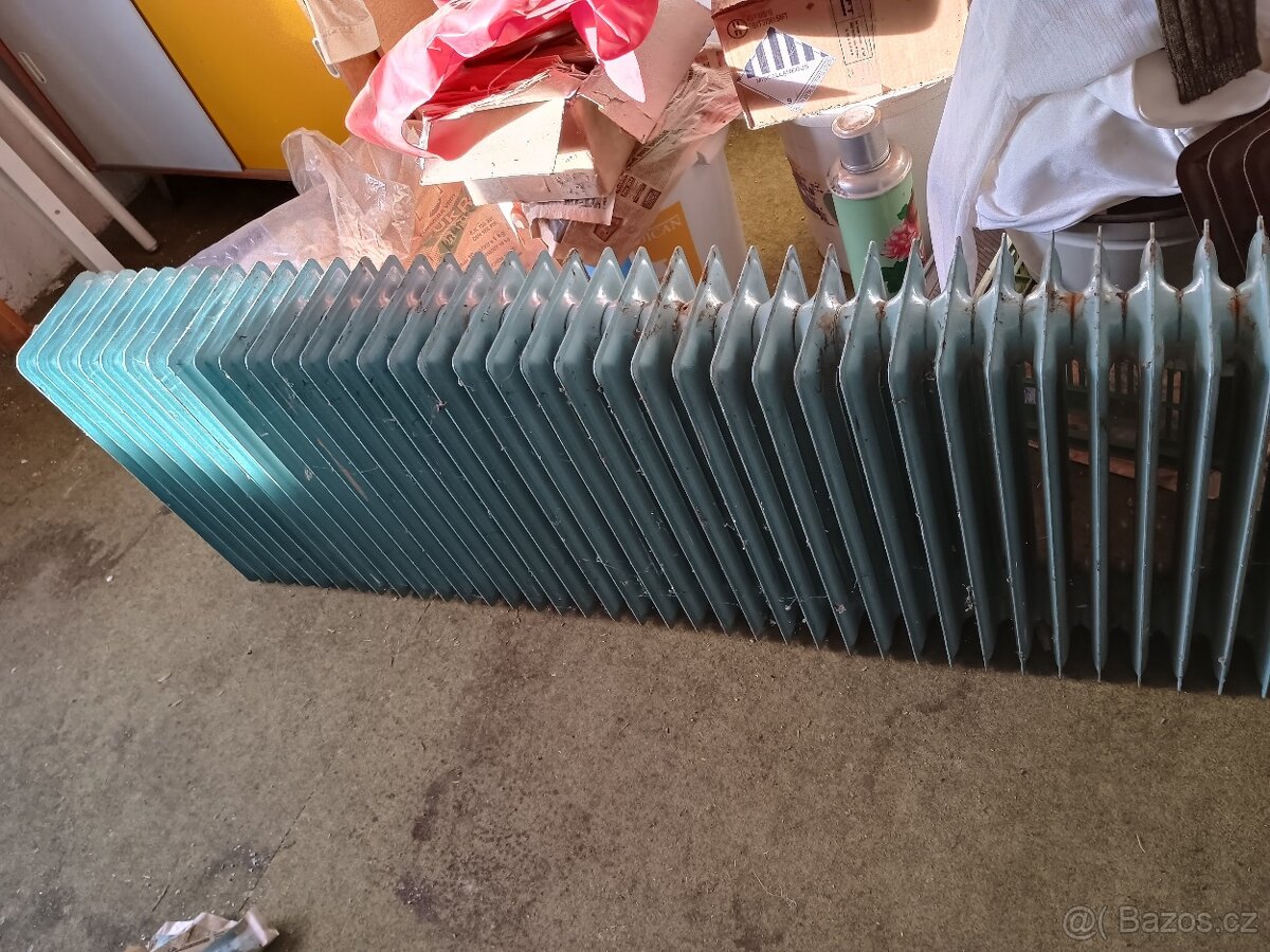 Starý plechový radiátor - 2