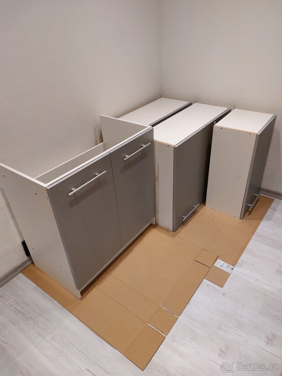 Skříňky kuchyňské linky - 2