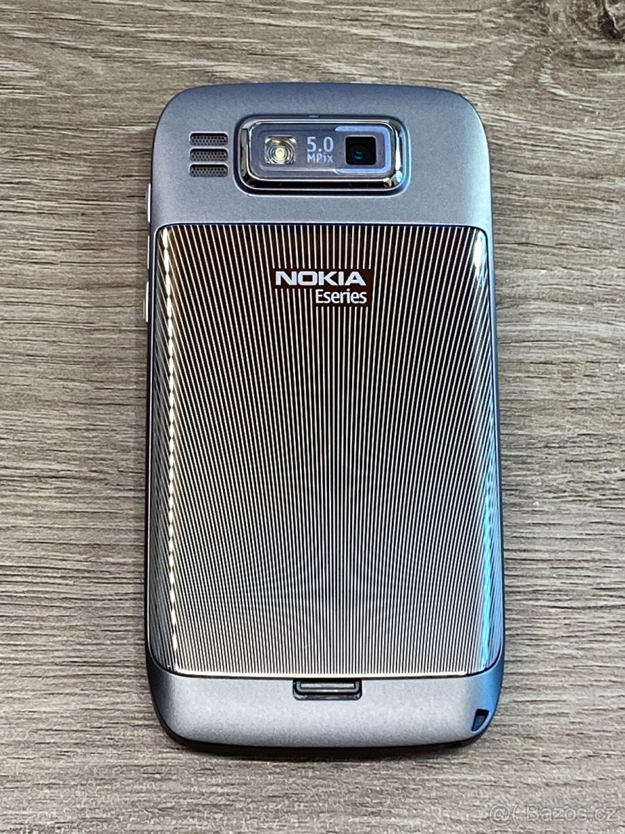 NOKIA E72 Metal Grey (QWERTZ) - 2