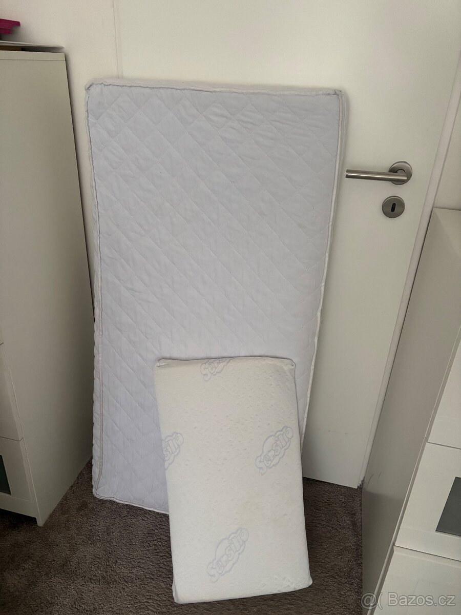 Matrace a klín do dětské postýlky - 2