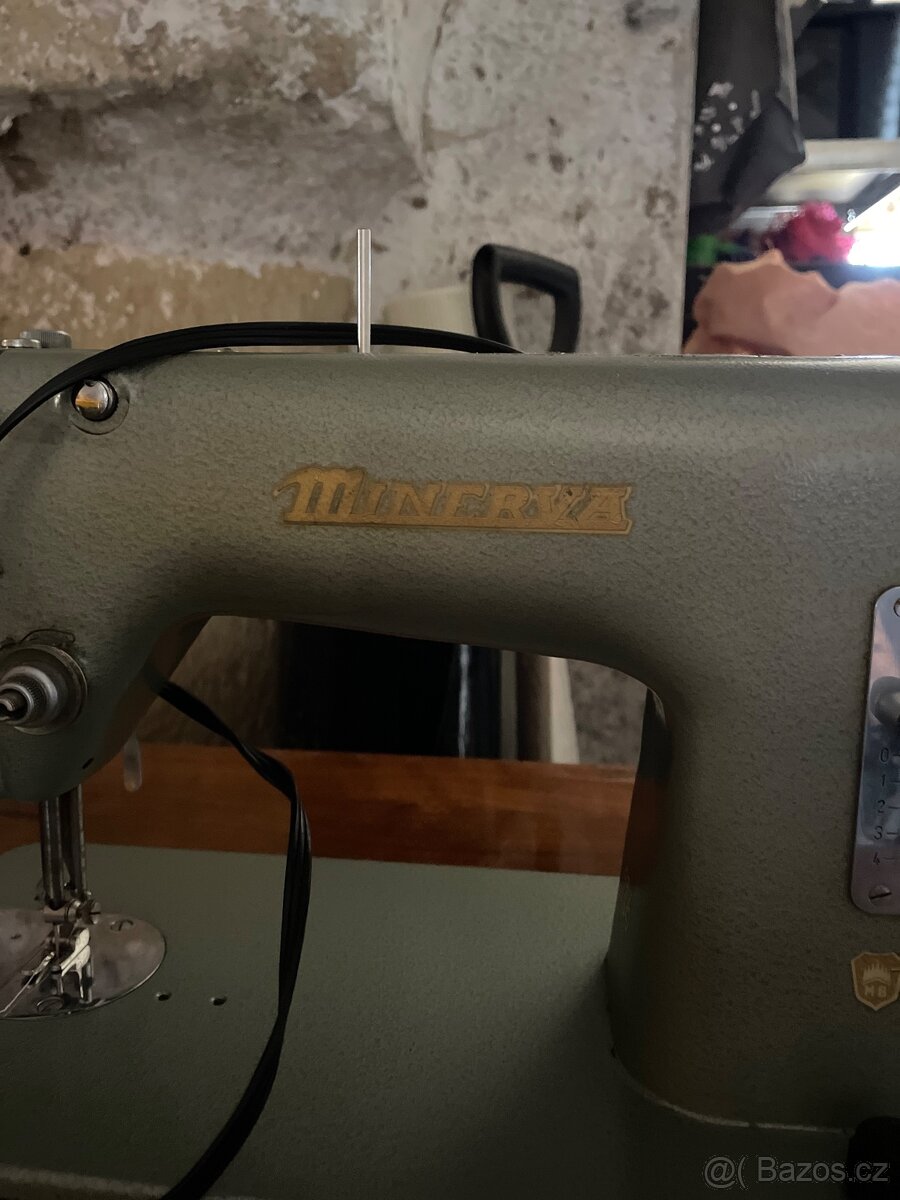 Šicí stroj - 2