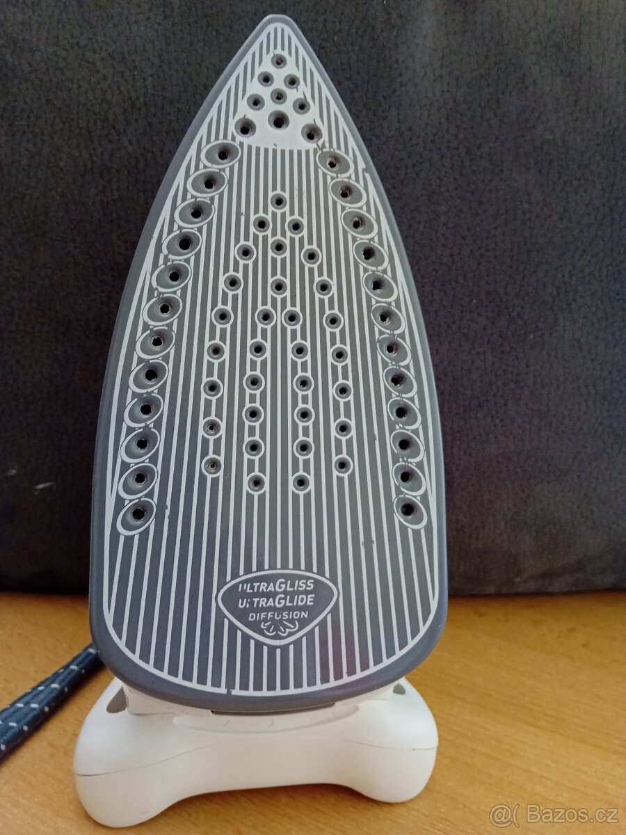 Žehlička Tefal napařovací Express Compact - 2