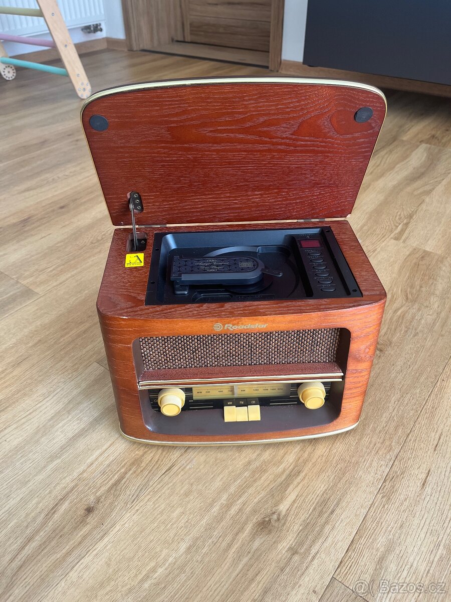 Roadstar Radio HRA-1500CD - 2