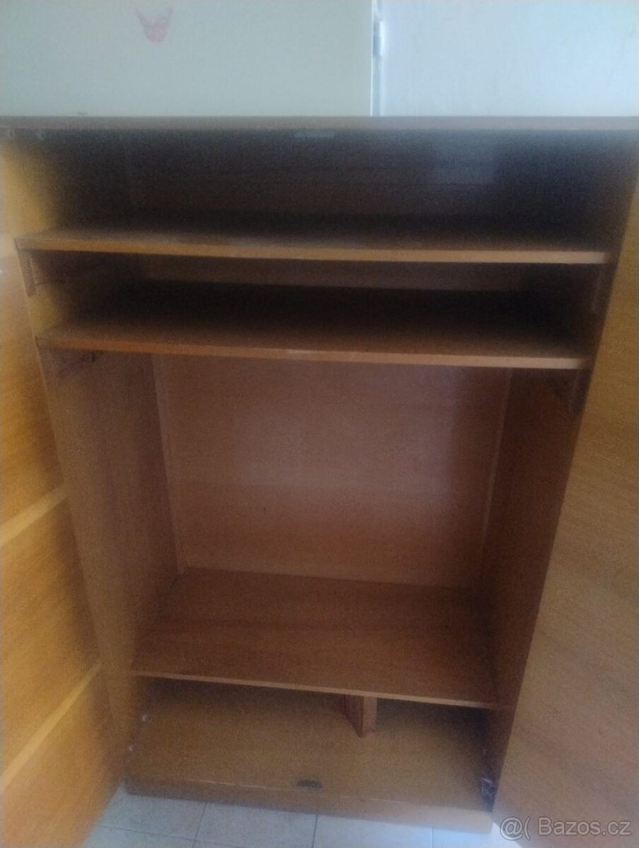 Starší skříň - 2