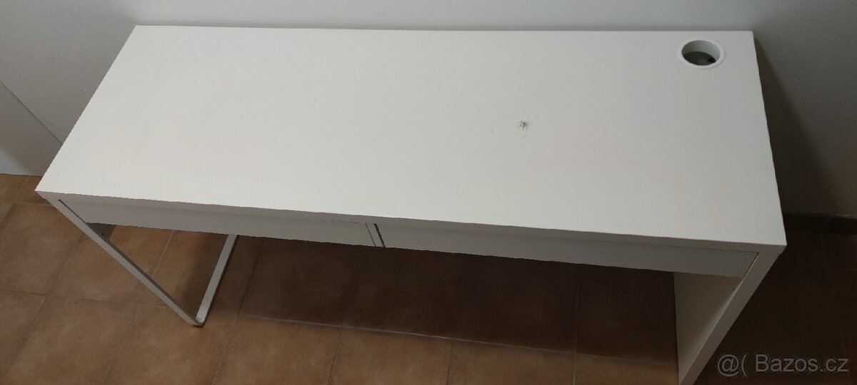 Psací stůl IKEA MICKE - 2
