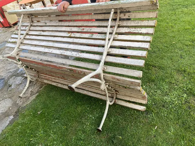 Stara litinova lavicka - 2