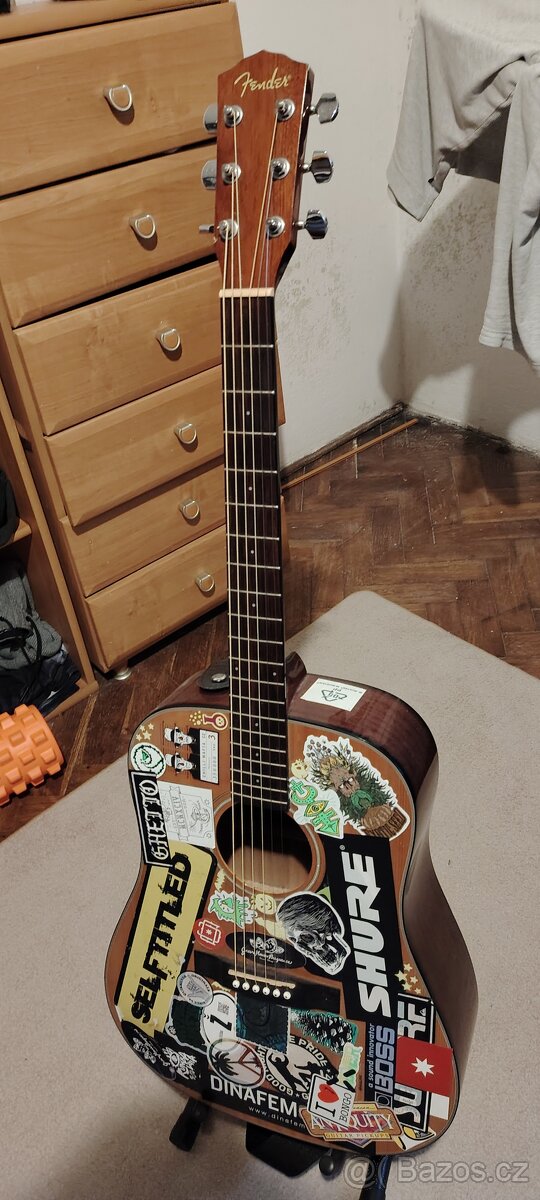 Akustická kytara Fender CD-60 + bohaté příslušenství - 2