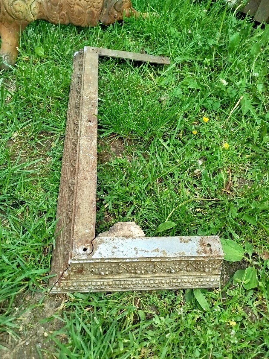 Litinový stojan ke starým kamnům I. - 2