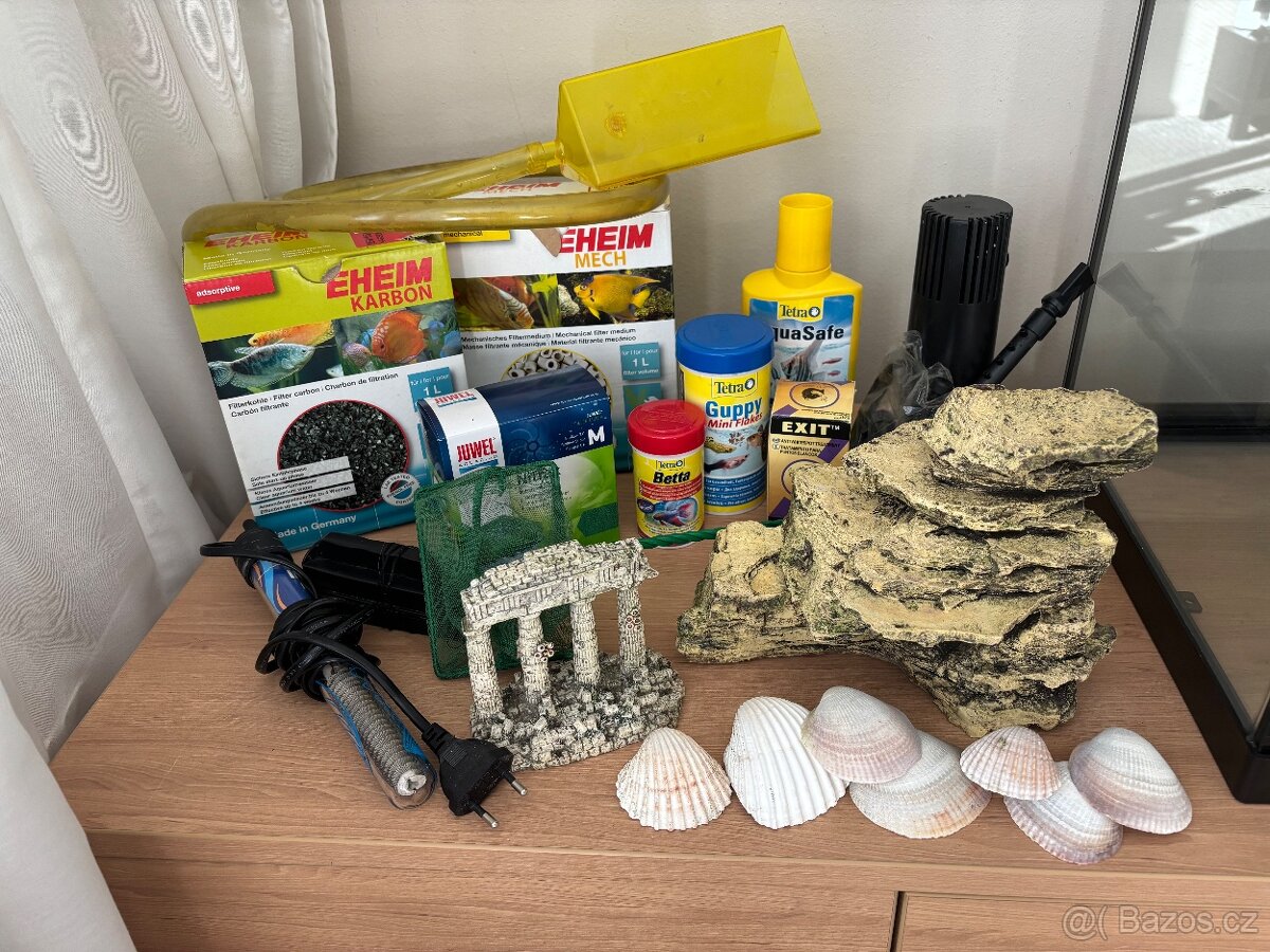 Akvárium s vybavením - 2