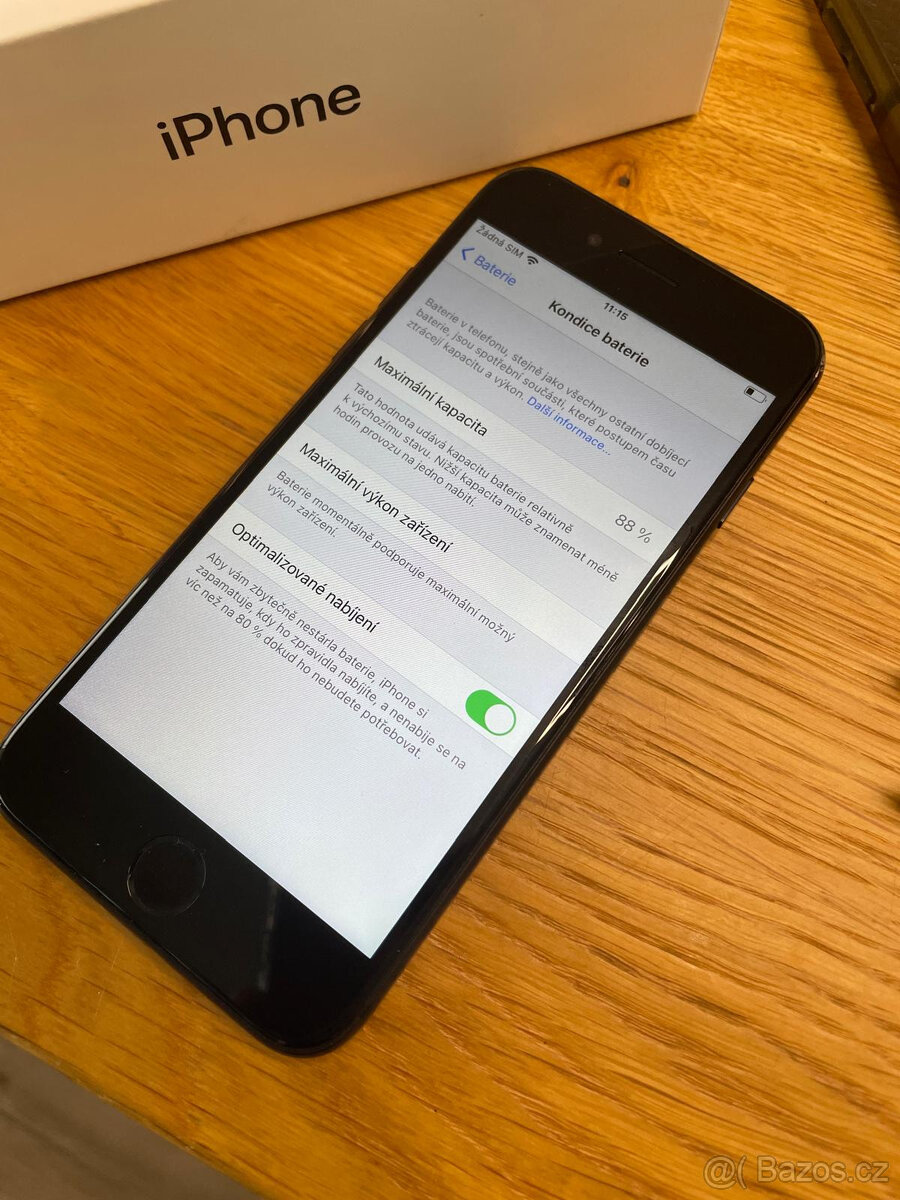 Apple iPhone 7 - černý - 128GB - 2