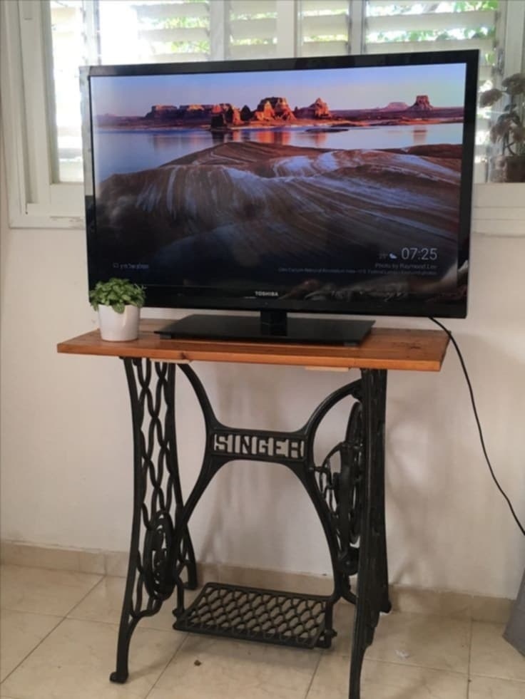 Handmade stůl z šicího stroje - 2