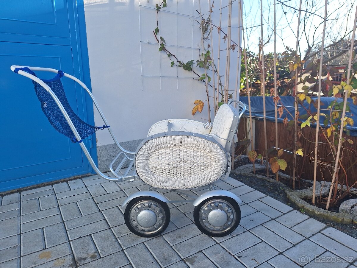 retro proutěný kočárek Liberta, kárka pro dítě - 2
