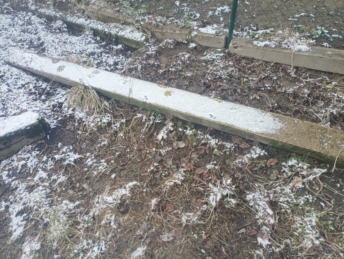 Betonové sloupky poškozené - 2