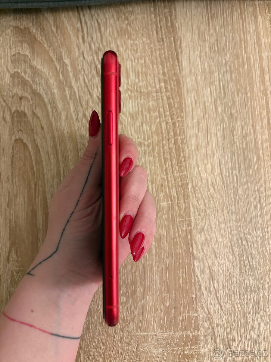 iPhone 11 64GB červená - 2