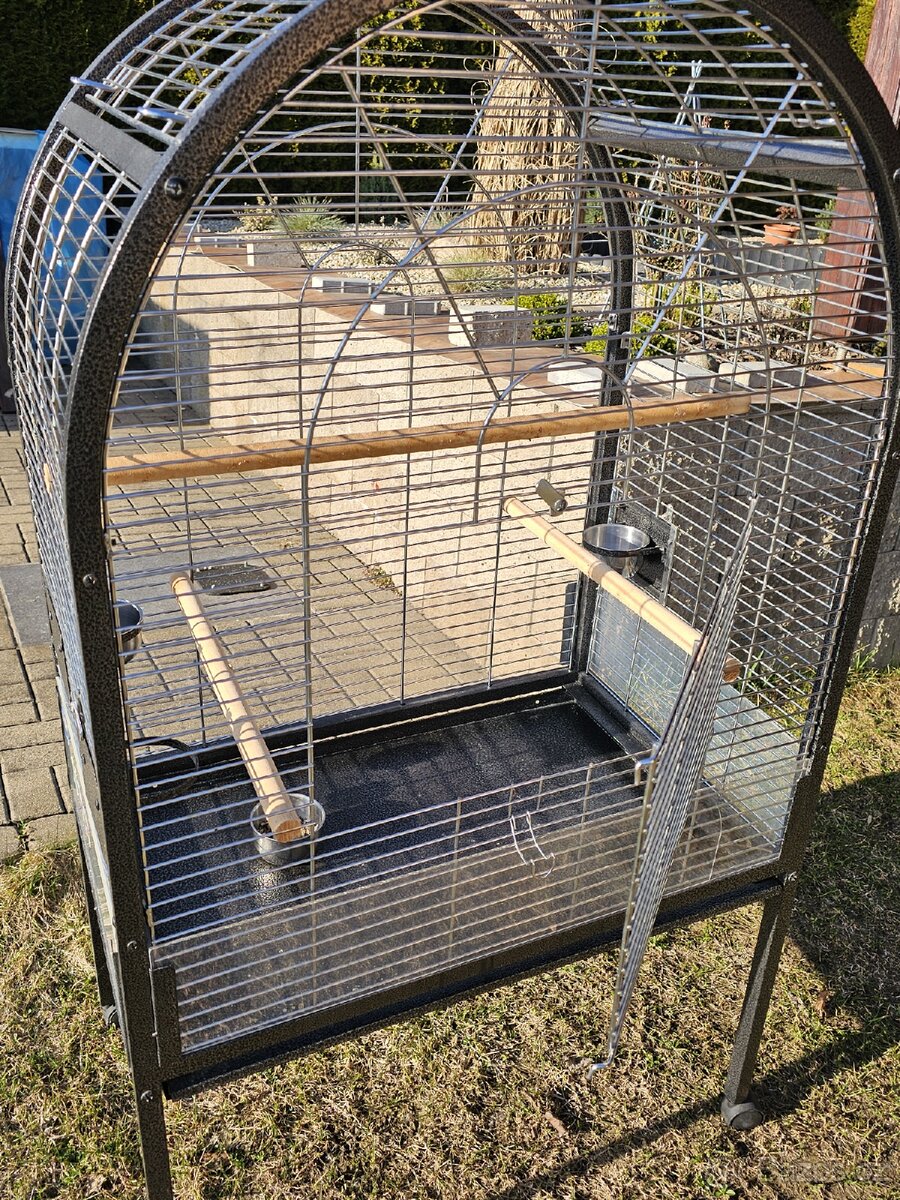 Klec pro papuška - 2