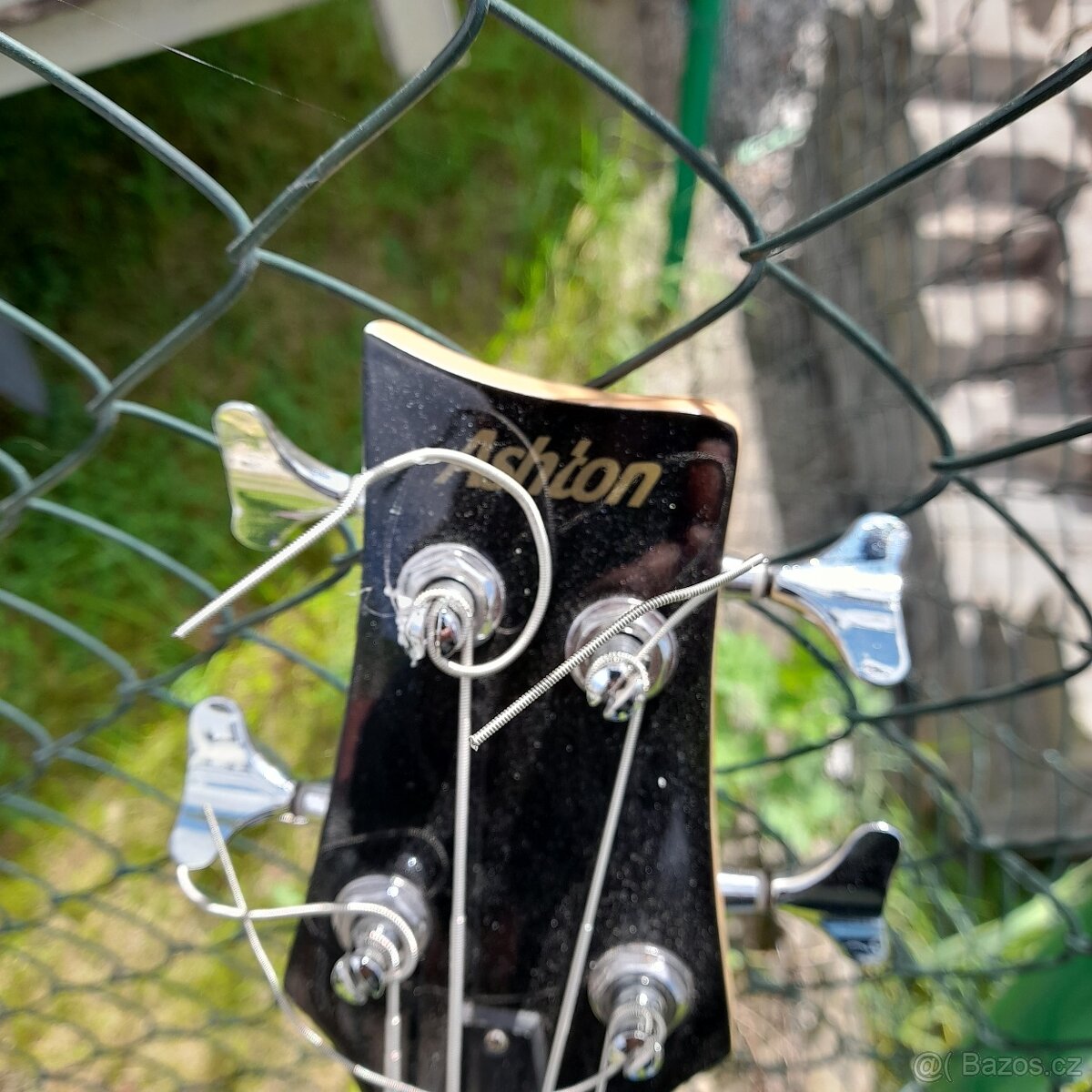 Prodám El. Basovou kytaru - 2