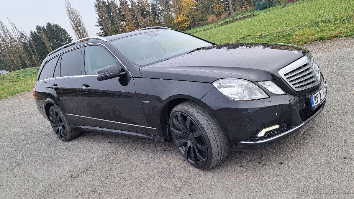 Mercedes-Benz W212 E 220cdi Elegance, r.2010 - 2
