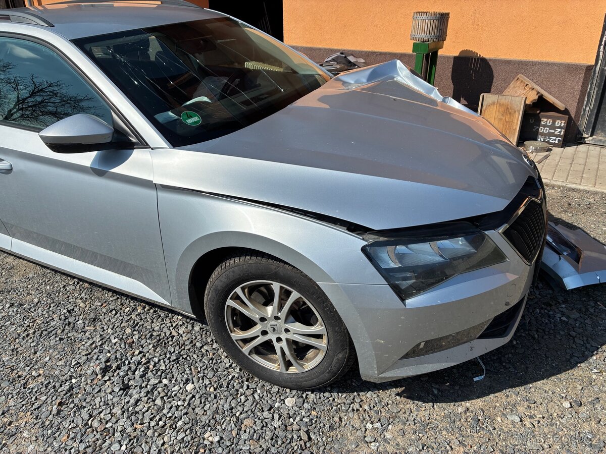 Škoda Superb Combi - 2