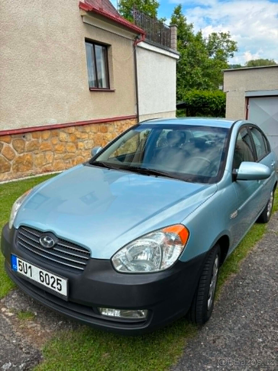 Hyundai Accent - 2